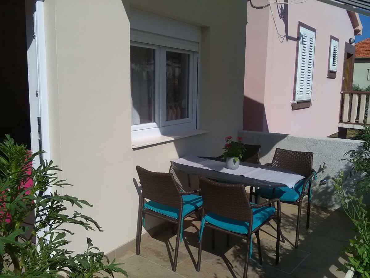 Vila Podvršina1A Rosa Preko Exteriér fotografie